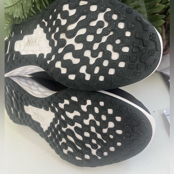 Nike Revolution 6 men’s 14 sneaker shoes black white DC 3728-003 - Picture 10 of 15